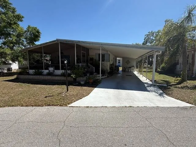 How Does Sarasota Real Estate Craze Affect Mobile Home Sales?