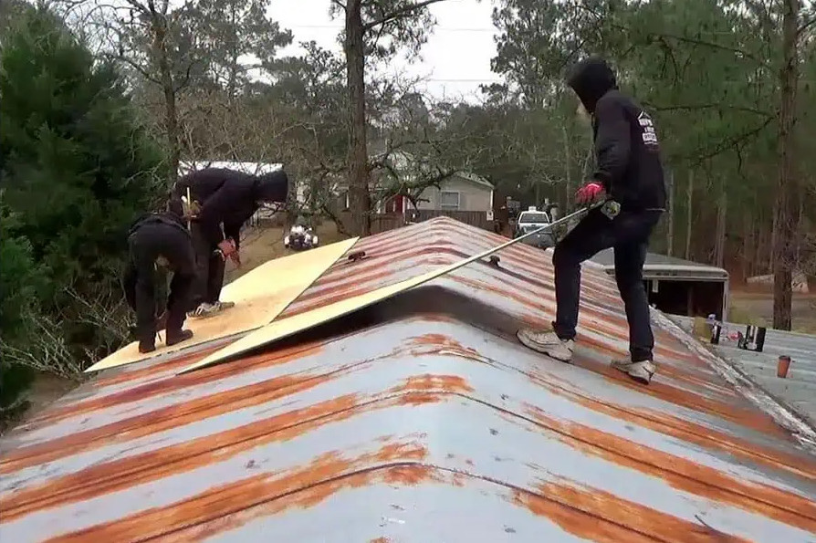 How To Budget For Your Sarasota Mobile Home Roof Repairs