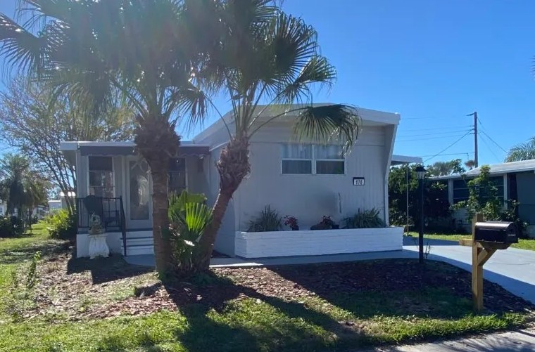 Mobile Home in Nokomis Florida