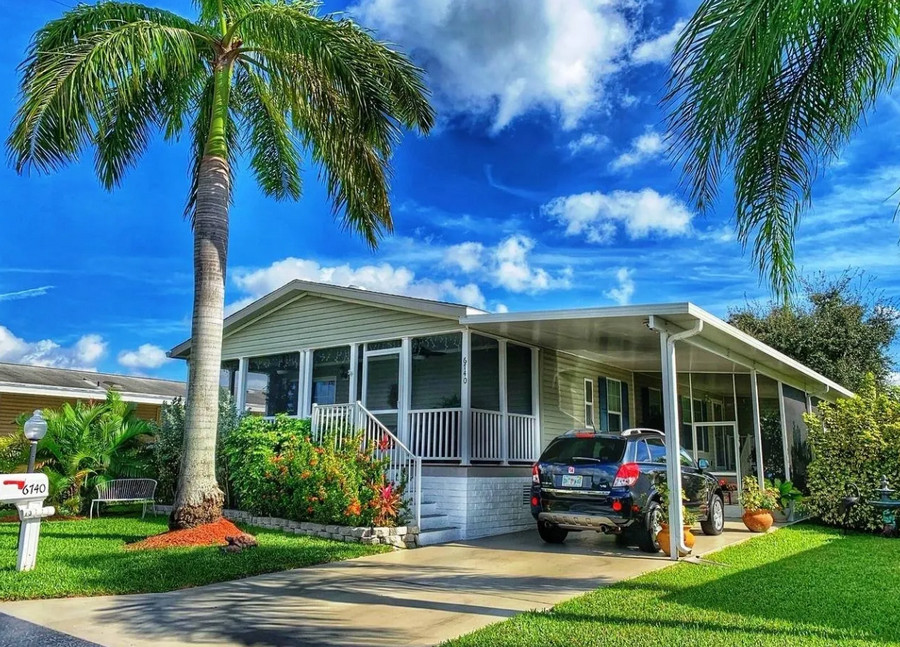 Want More Money? Sell Your Sarasota Mobile Home Fully Furnished!