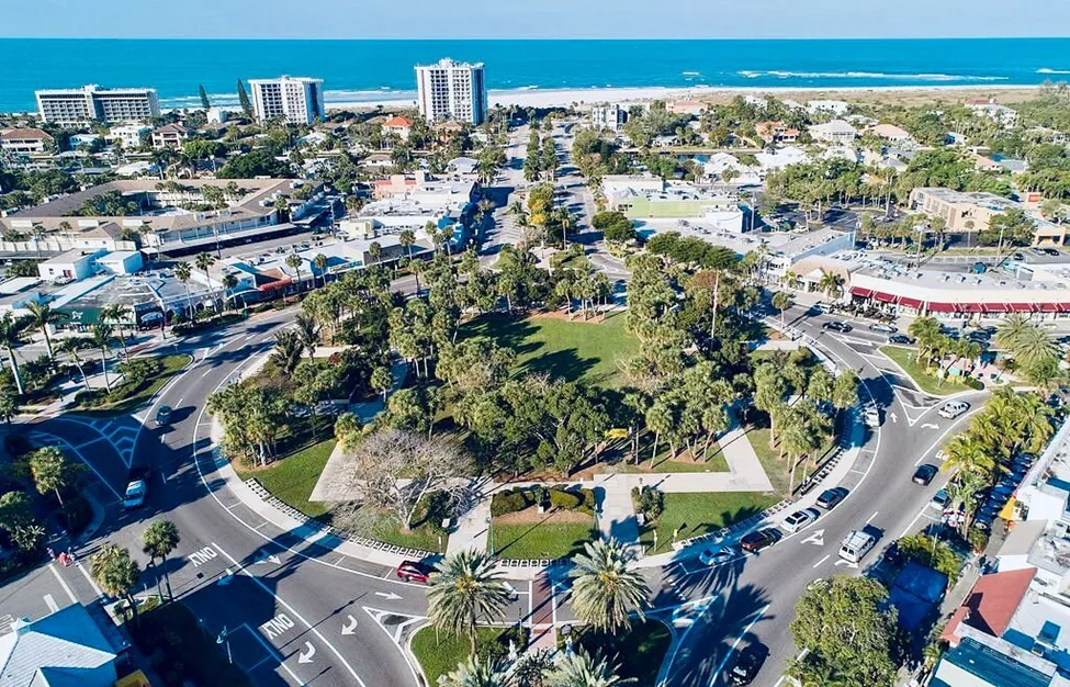 St. Armands Circle In Sarasota Florida