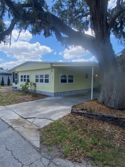 Updated Mobile Home For Sale in Colony Cove